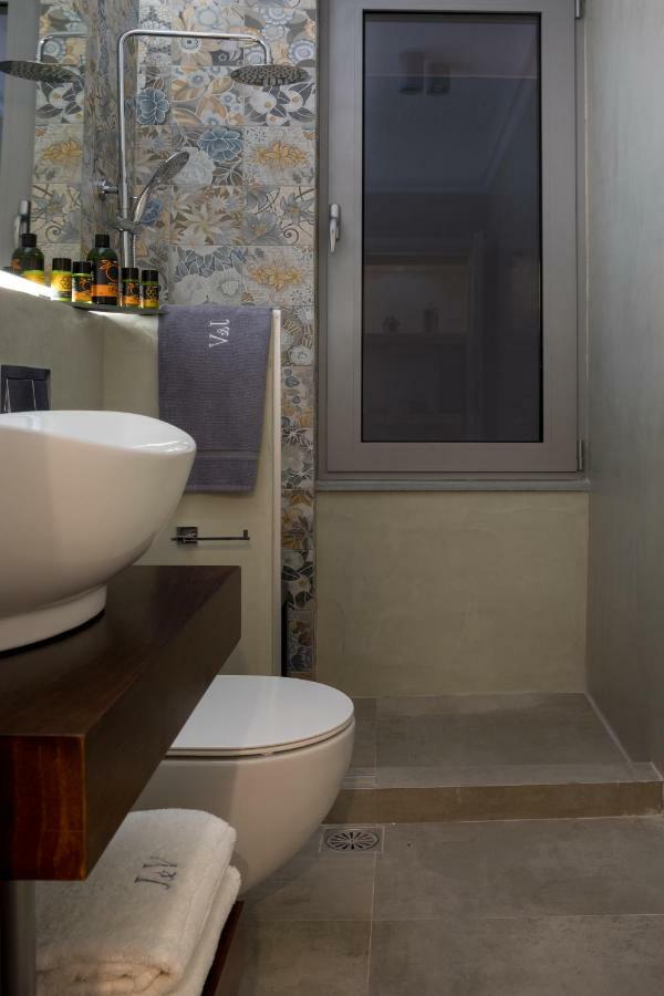 J&V Luxury Suites 干尼亞 外观 照片