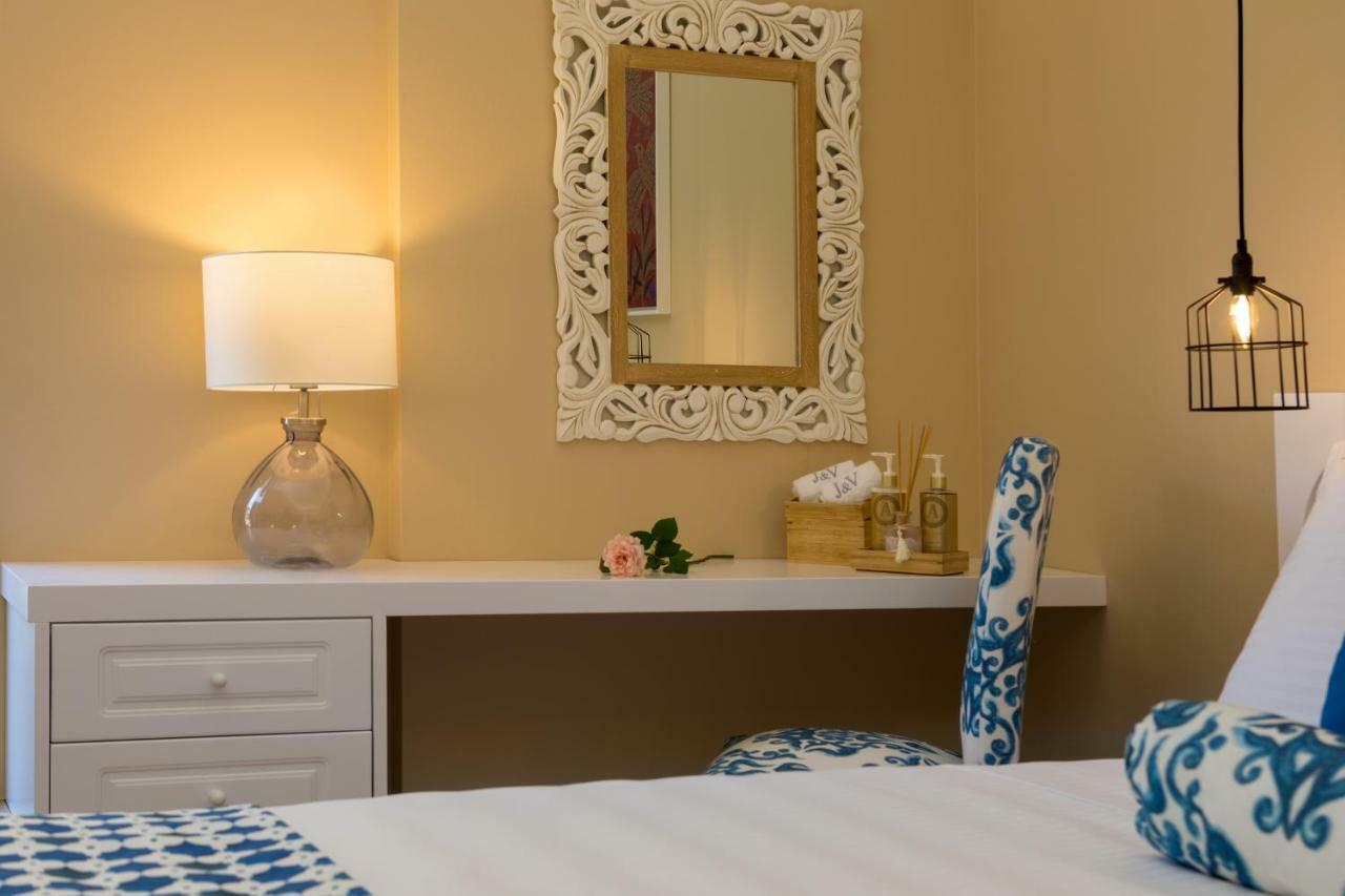 J&V Luxury Suites 干尼亞 外观 照片