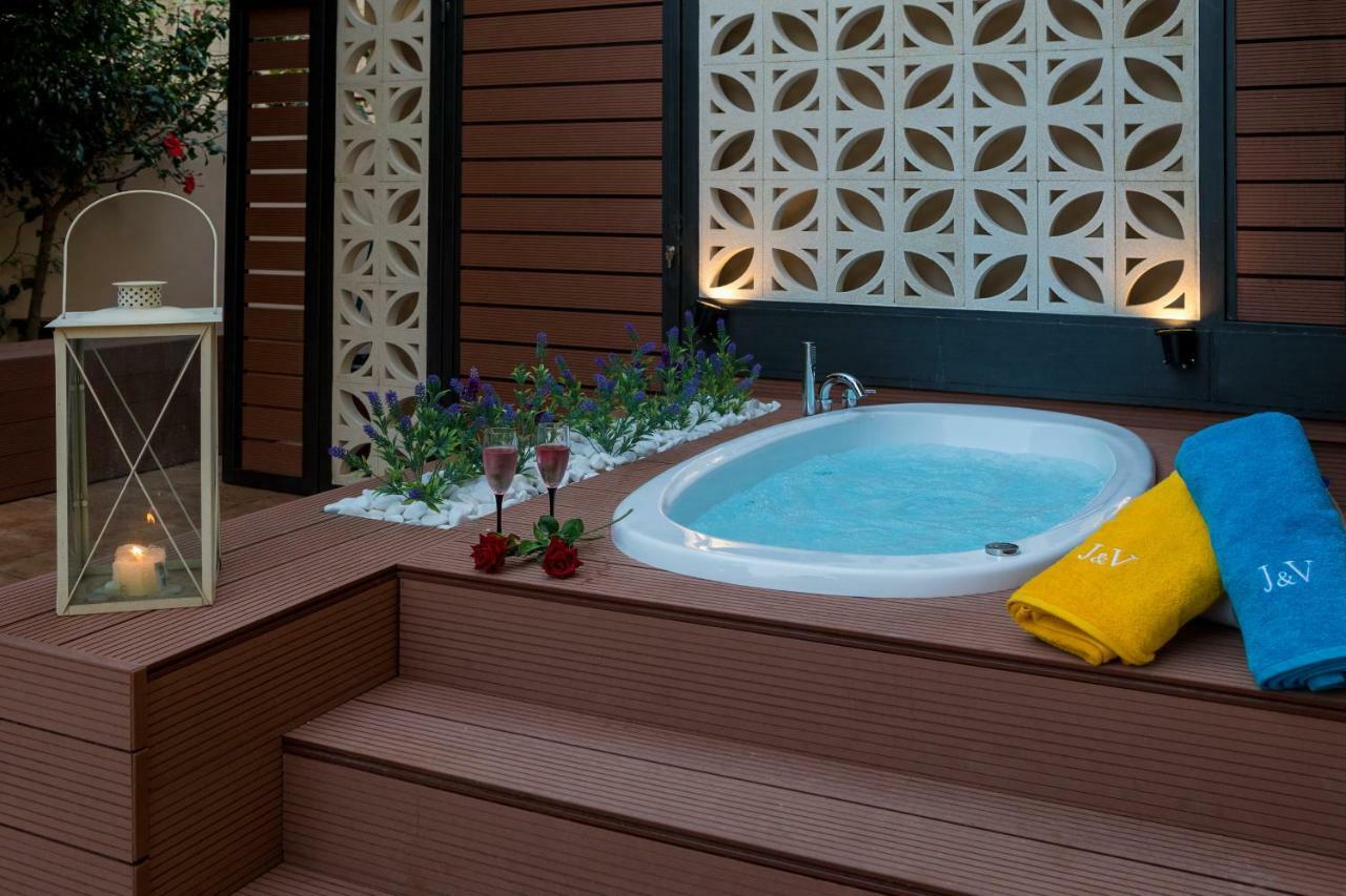 J&V Luxury Suites 干尼亞 外观 照片